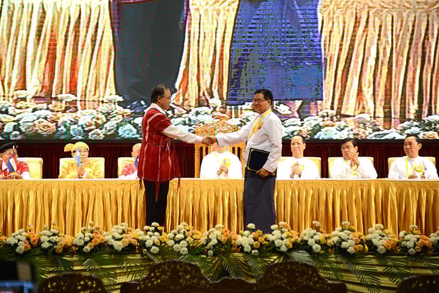 写真：停戦協定署名式の様子