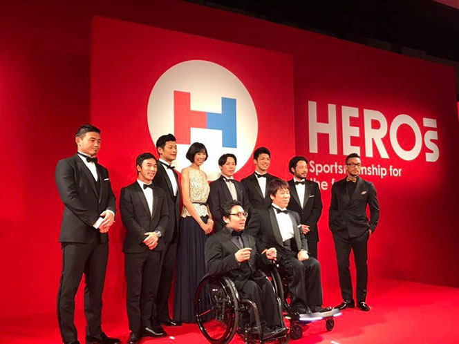 写真：授賞式でのHEROsアンバサダーのみなさん