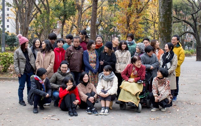 写真：出演者の集合写真