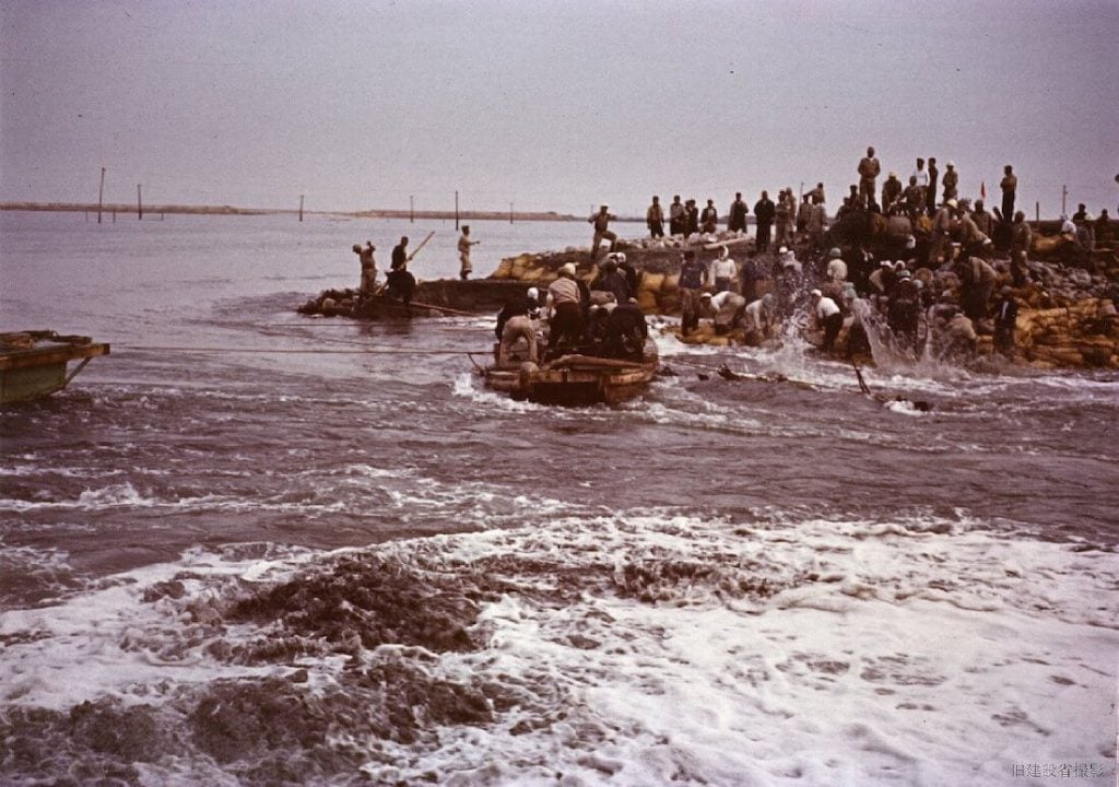 写真：伊勢湾台風の時の復旧作業の様子
