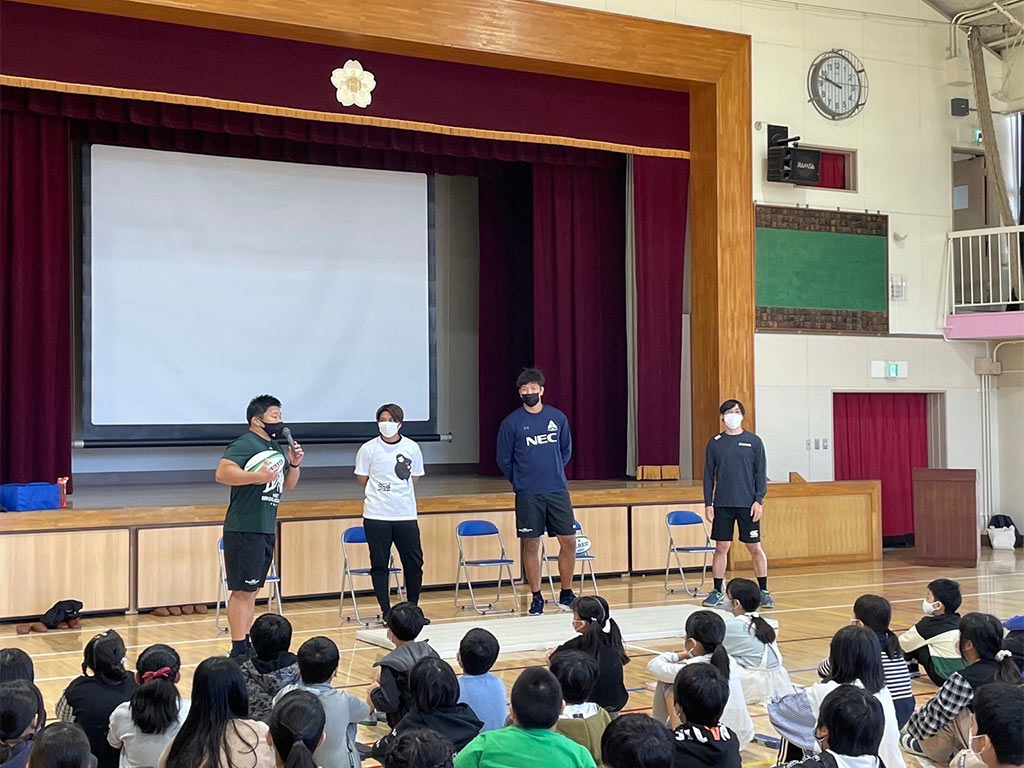 写真：小学校での講演会の様子