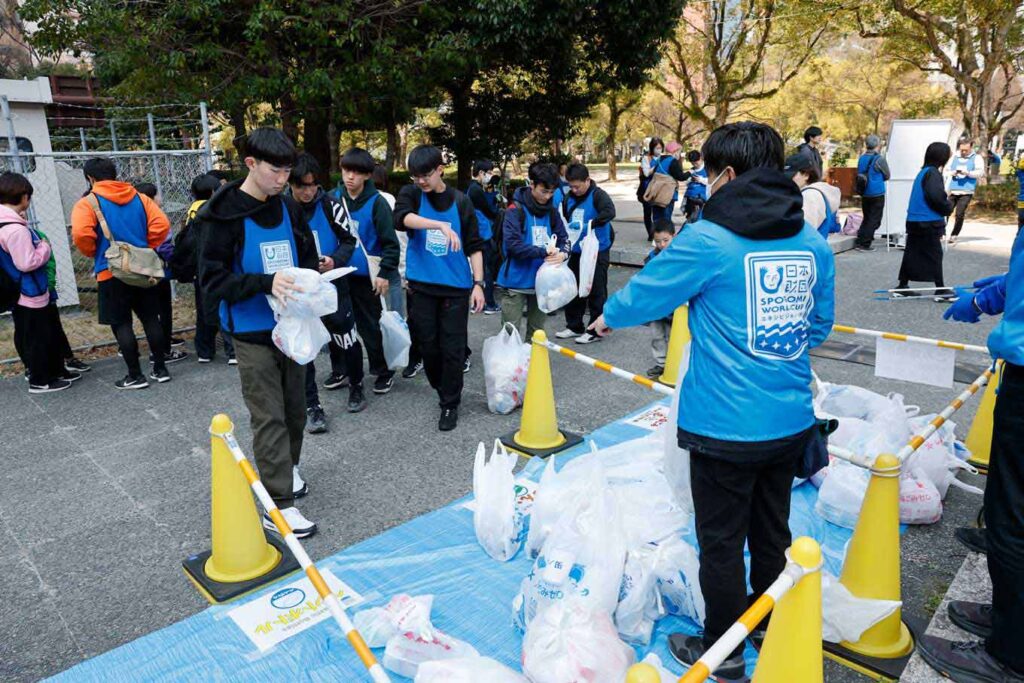 写真：SPOGOMI WORLDCUP エキシビションマッチ参加者の様子。