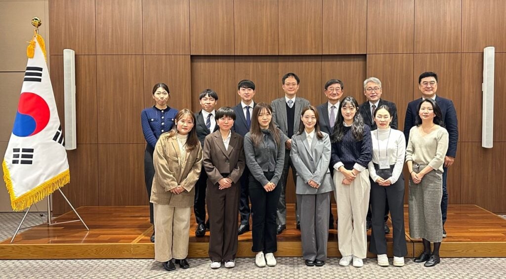 日韓青年交流事業に参加する青年たち