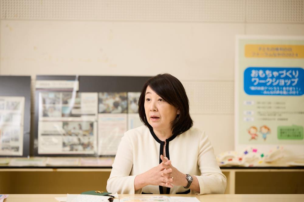 インタビューに答える石川さん