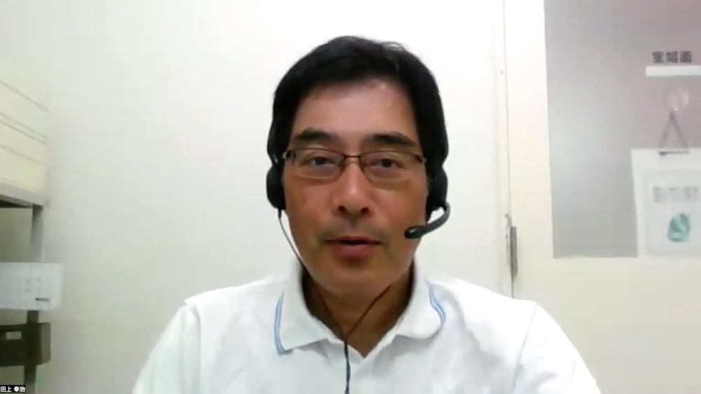 インタビューに応える田上さん