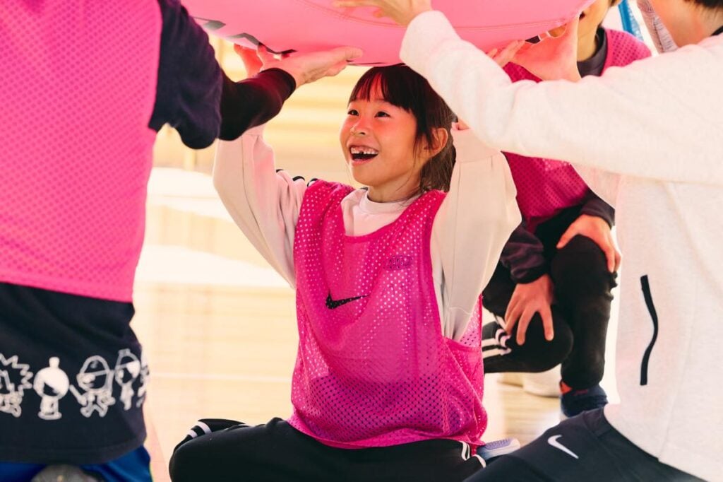 S.C.P. Japan主催のスポーツ教室に参加する子どもの様子